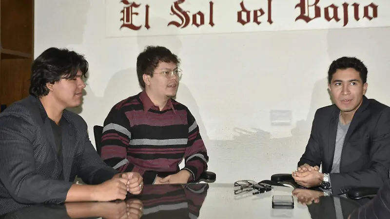 Entrevista con integrantes de la banda celayense “The Bugambilias”.